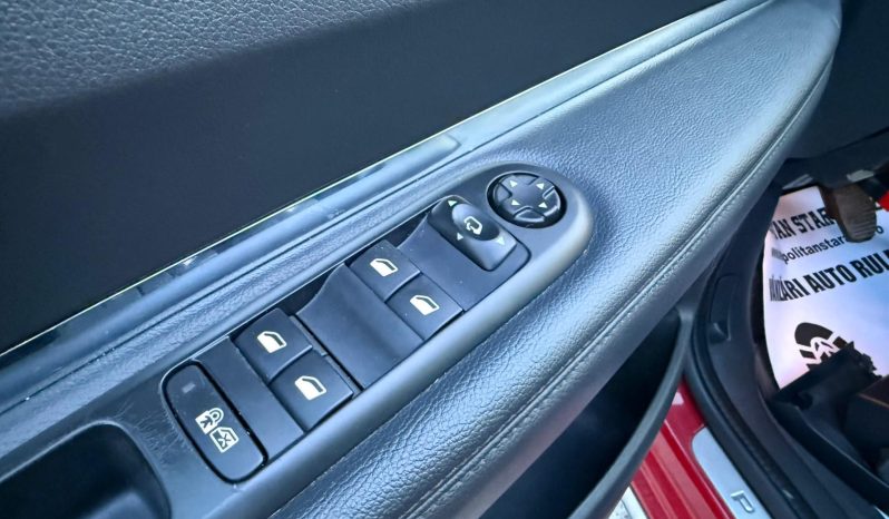 
								Peugeot 3008 full									