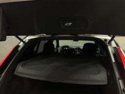 
										Volvo XC40 R-Design full									