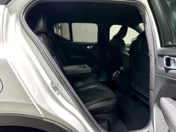 
										Volvo XC40 R-Design full									