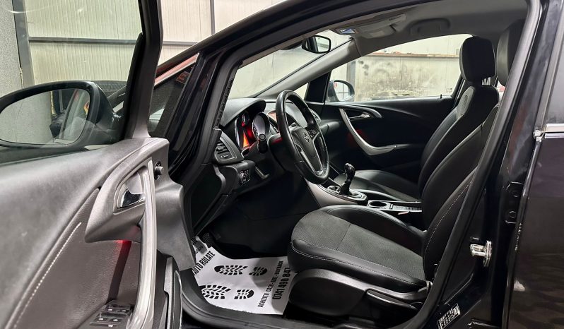 
								Opel Astra J “Model Cosmo” full									