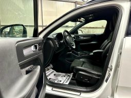 
										Volvo XC40 R-Design full									