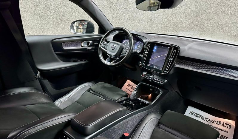 
								Volvo XC40 R-Design full									