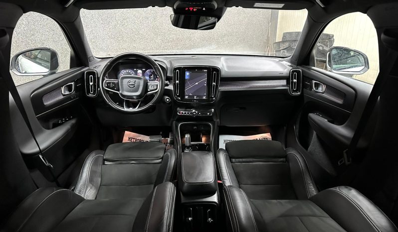 
								Volvo XC40 R-Design full									