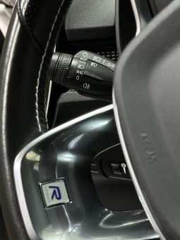 
										Volvo XC40 R-Design full									