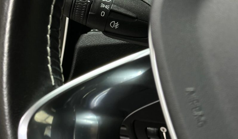 
								Volvo XC40 R-Design full									