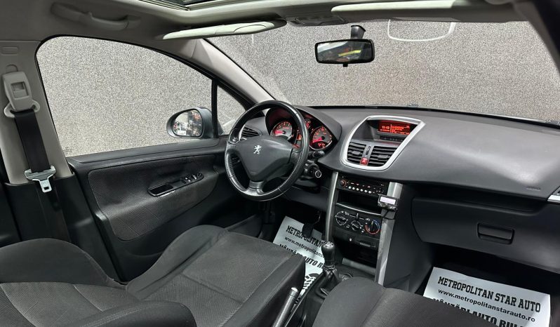 
								Peugeot 207 SW full									