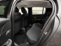 
										Peugeot 208 Style full									