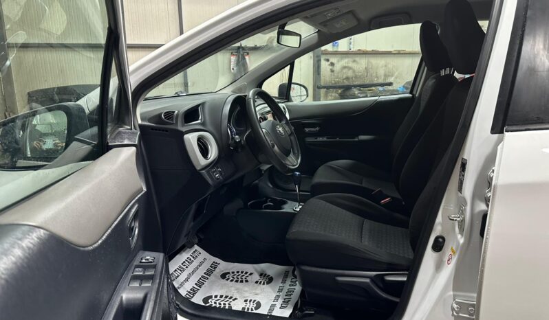 
								Toyota Yaris full									