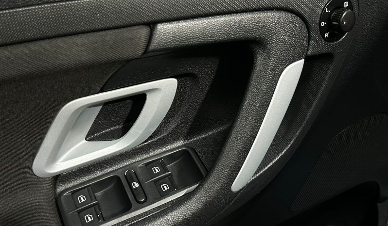 
								Skoda Fabia Elegance full									
