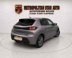 
										Peugeot 208 Style full									