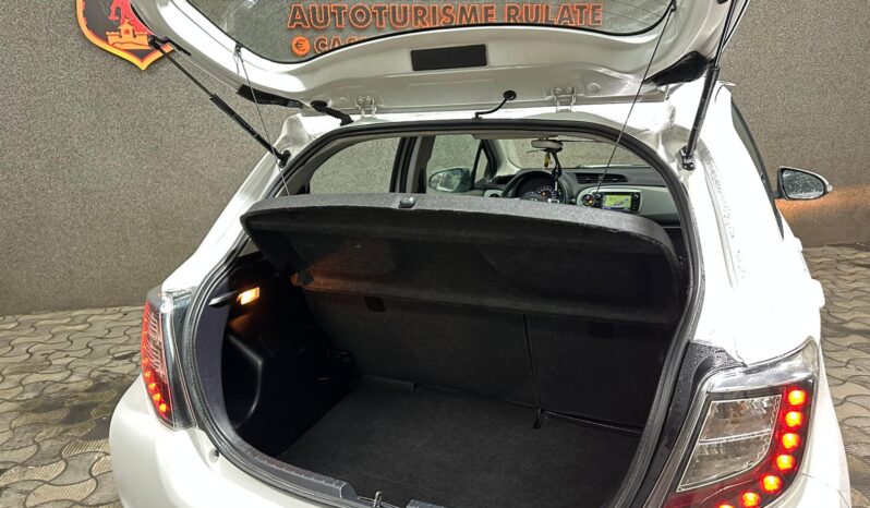 
								Toyota Yaris full									