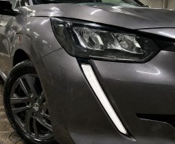
										Peugeot 208 Style full									