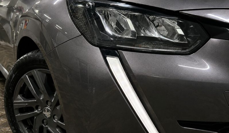 
								Peugeot 208 Style full									