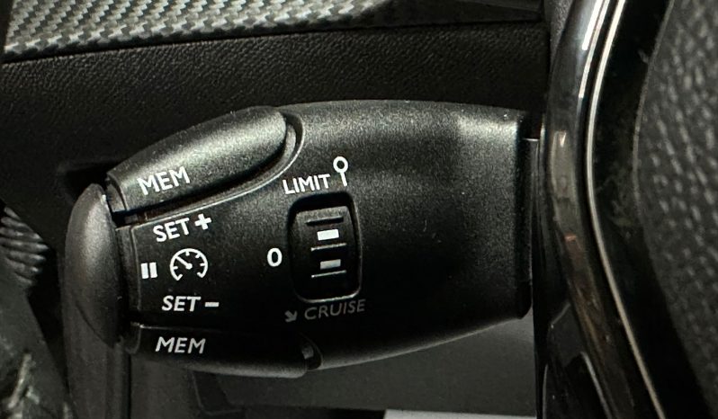 
								Peugeot 208 Style full									