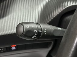 
										Peugeot 208 Style full									