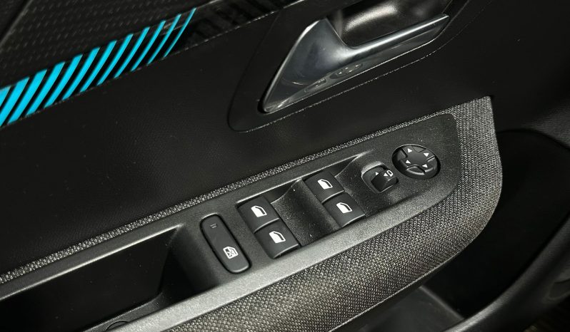 
								Peugeot 208 Style full									