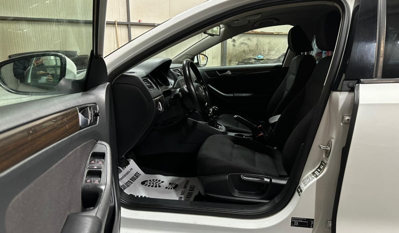 
								VW Jetta Facelift full									