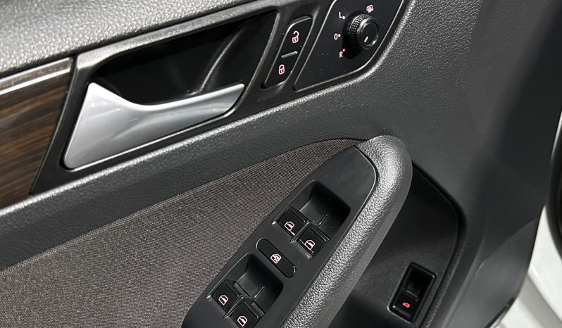 
								VW Jetta Facelift full									