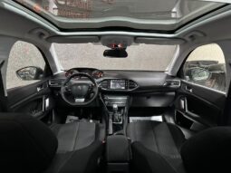 
										Peugeot 308 full									