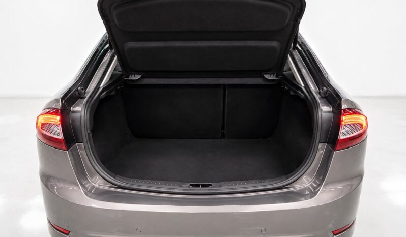
								Ford Mondeo Titanium full									
