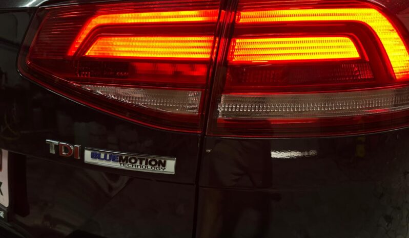 
								VW Passat Comfortline full									