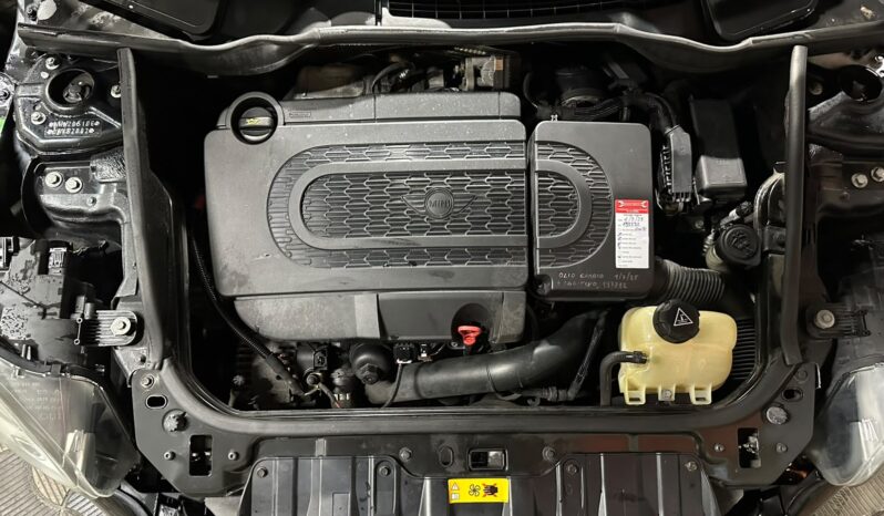 
								Mini Cooper Countryman full									