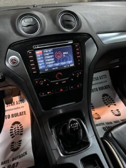 
										Ford Mondeo Titanium full									