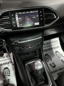 
										Peugeot 308 full									