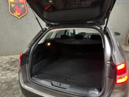 
										Peugeot 308 full									