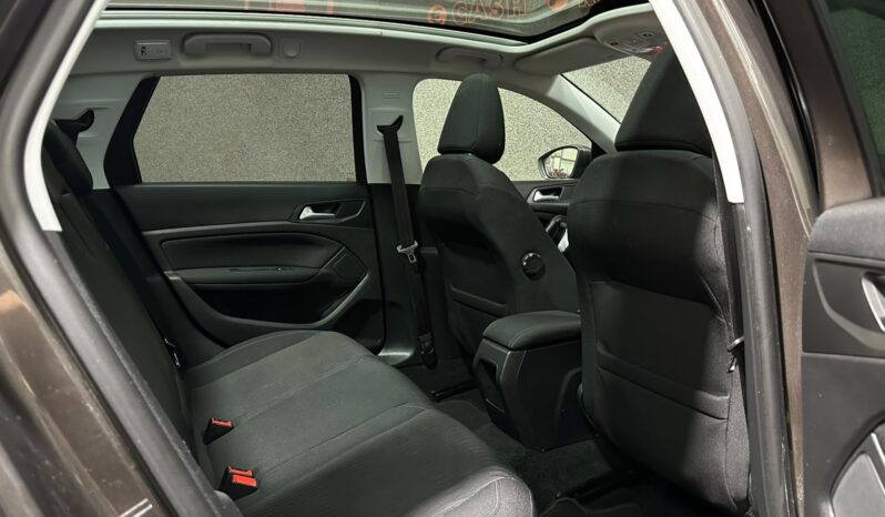 
								Peugeot 308 full									