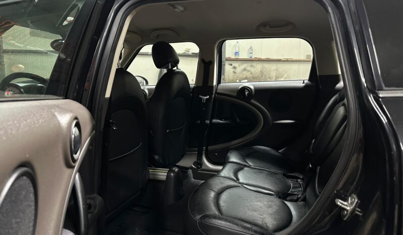 
								Mini Cooper Countryman full									
