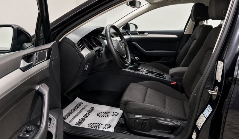 
								VW Passat Comfortline full									