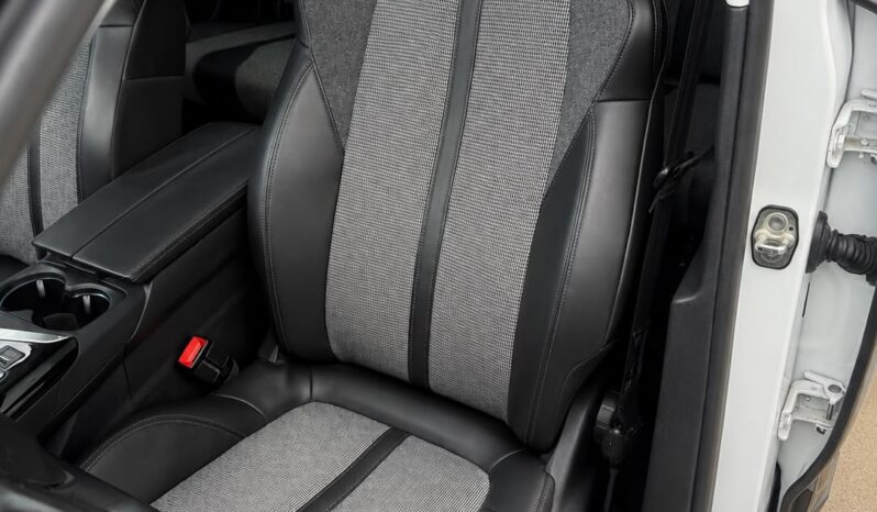 
								Peugeot 5008 full									