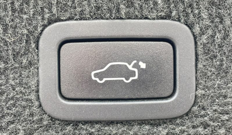
								Volvo XC60 full									