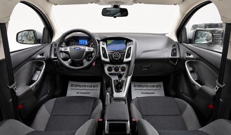 
								Ford Focus “Model Ghia” full									