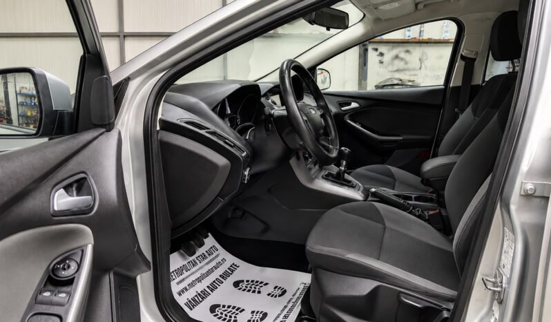 
								Ford Focus “Model Ghia” full									