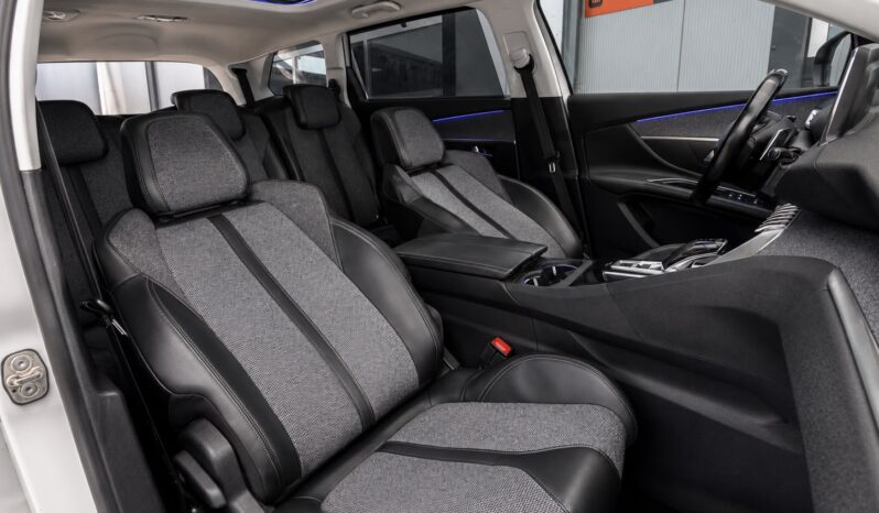 
								Peugeot 5008 full									
