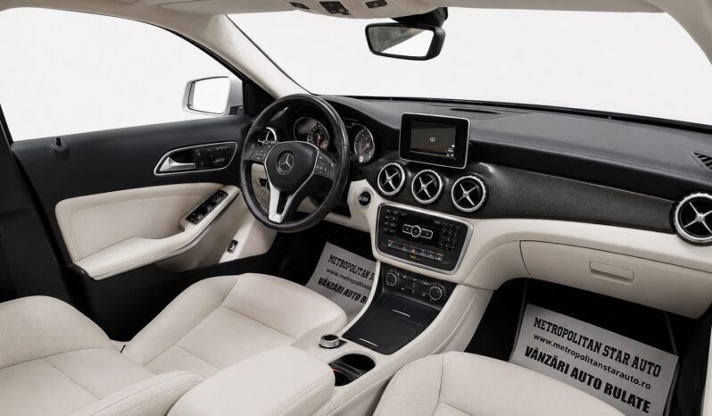 
								Mercedes-Benz GLA200 full									