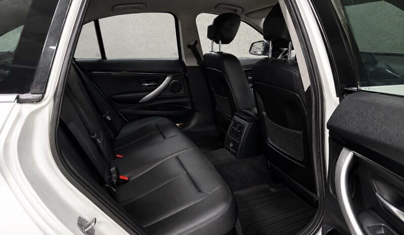 
								BMW Seria 3 GT Sport full									