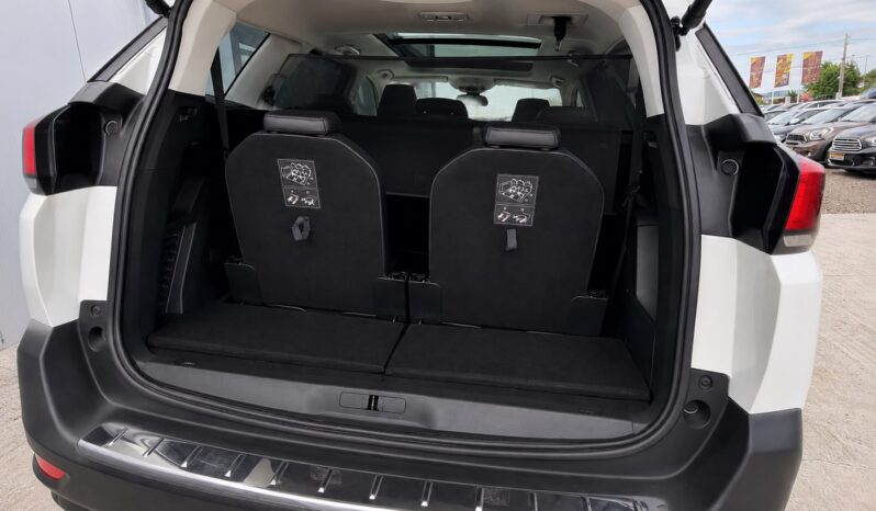 
								Peugeot 5008 full									