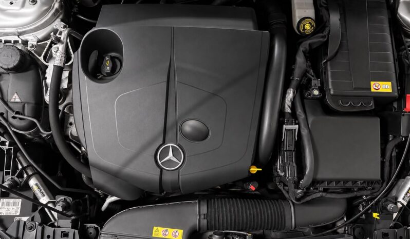 
								Mercedes-Benz GLA200 full									