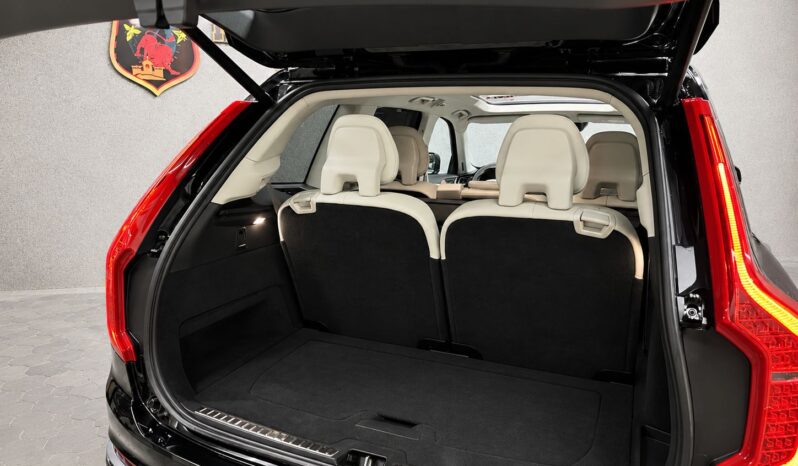 
								Volvo XC90 Inscription full									