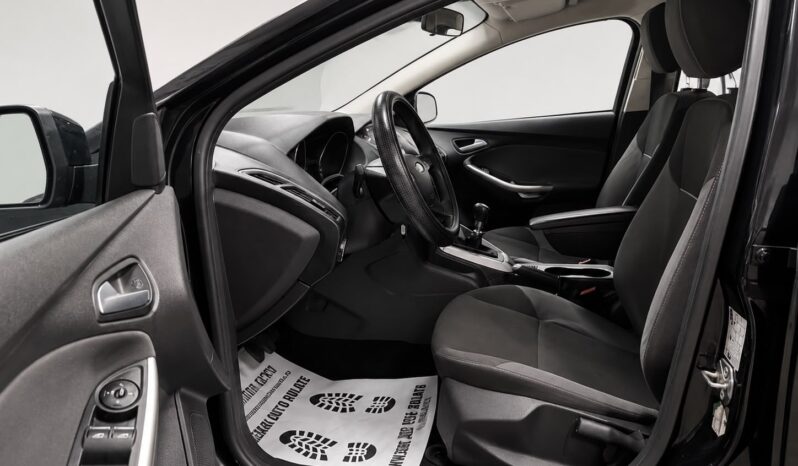
								Ford Focus “Model Ghia” full									