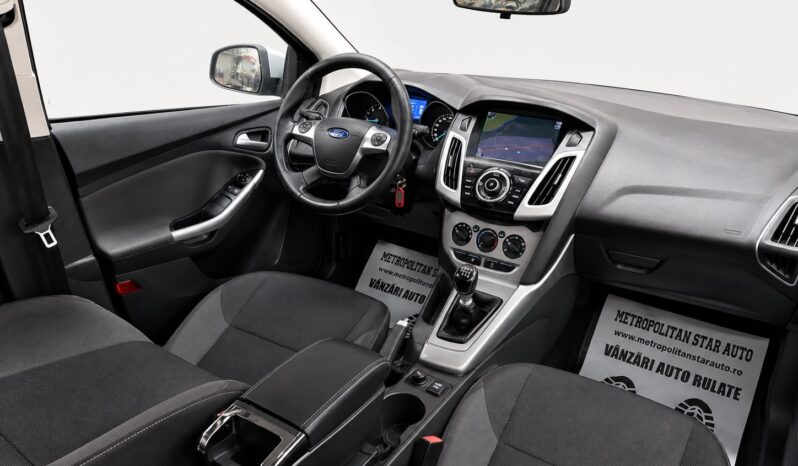 
								Ford Focus “Model Ghia” full									