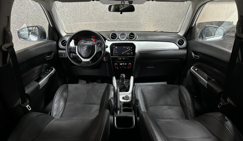 
								Suzuki Vitara full									