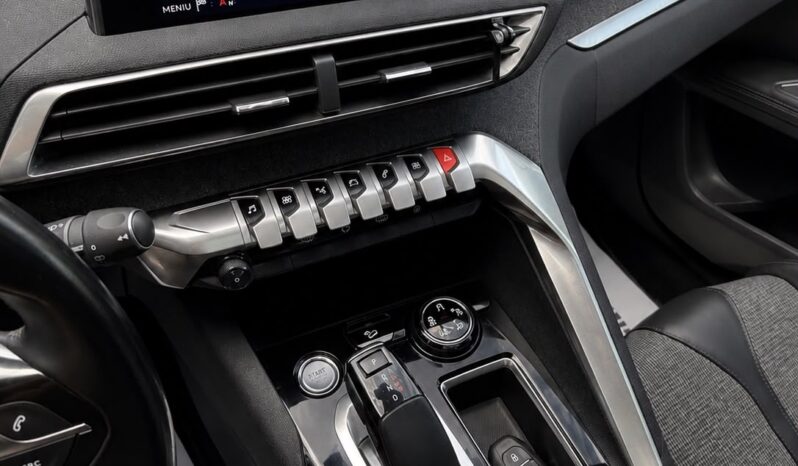 
								Peugeot 5008 full									