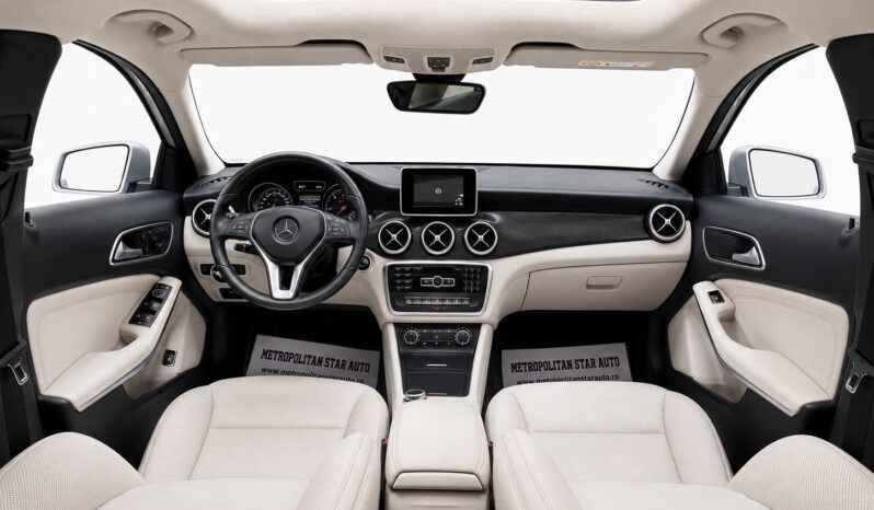 
								Mercedes-Benz GLA200 full									