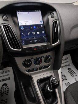 
										Ford Focus “Model Ghia” full									