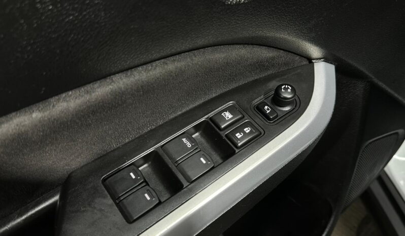
								Suzuki Vitara full									