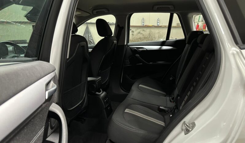 
								BMW X1 full									